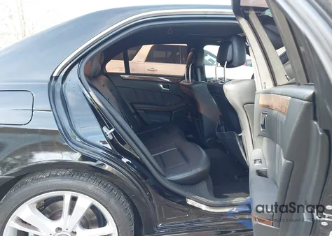 2013 Mercedes-Benz E 350 4Matic z USA, uszkodzony, nr VIN WDDHF8JB6DA734292